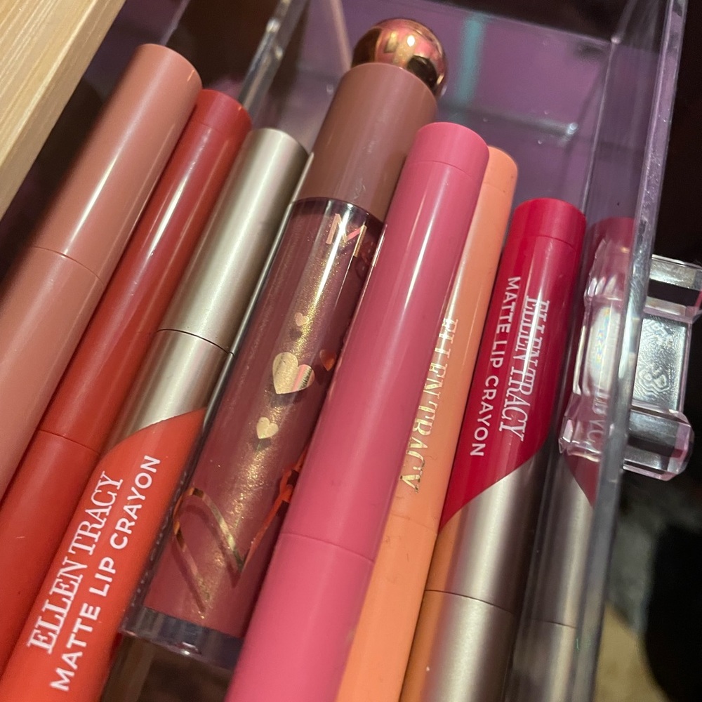 NWOT LIPSTICKS/LIPGLOSS